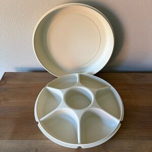 Vintage Tupperware veggie/ dip container